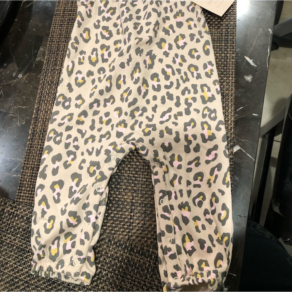 Romper. - Picture 2 of 2